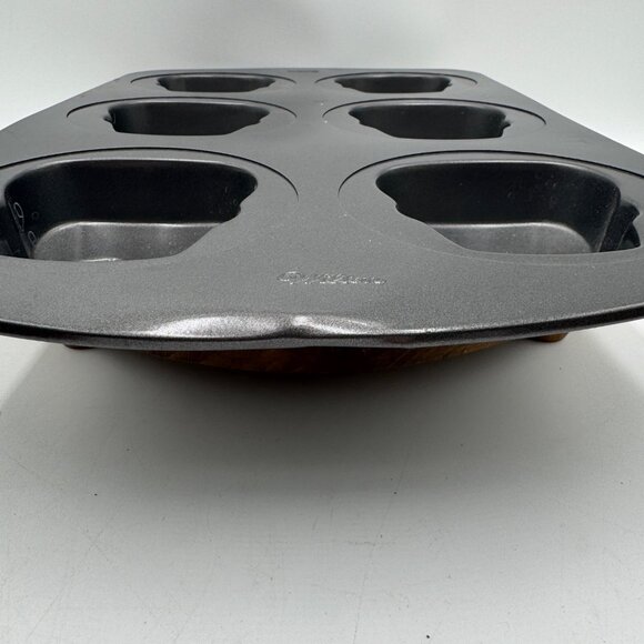 SKULL MINI CAKE PAN 6 Cupcakes Heads Halloween Mold Skeleton Non-Stick Wilton 3D - Picture 6 of 9